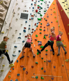 Narozeninová oslava s lezením a bouldrováním